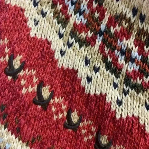 Tiara NWOT Cranberry Knit Sweater w Faux Leather Accents Size Medium - Picture 7 of 9